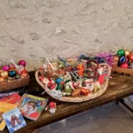 des décorations de Noël, pour le sapin de Family Ecolodge Puisaye