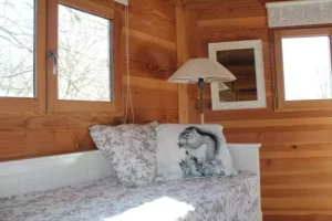le lit des enfants de la cabane perchée écureuil, pour des vacances insolites en famille à Noël