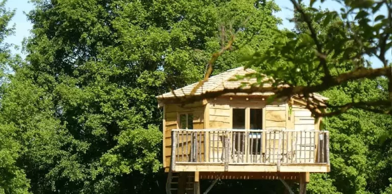 nuit insolite en cabane dans les arbres dans le Centre Val de Loire