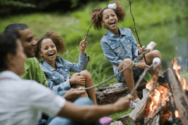 Feu de camp au camping