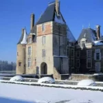 Noel au Chateau, vue du château de La Bussière sous la neige