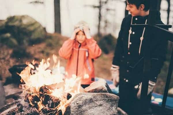 Yourte avec feu de camp