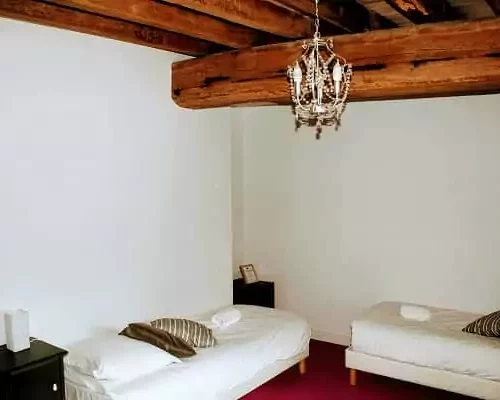 Espace nuit de la Suite Familiale adapté aux enfants