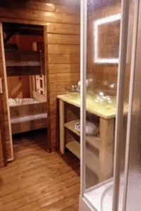 la salle de bain du safari-lodge