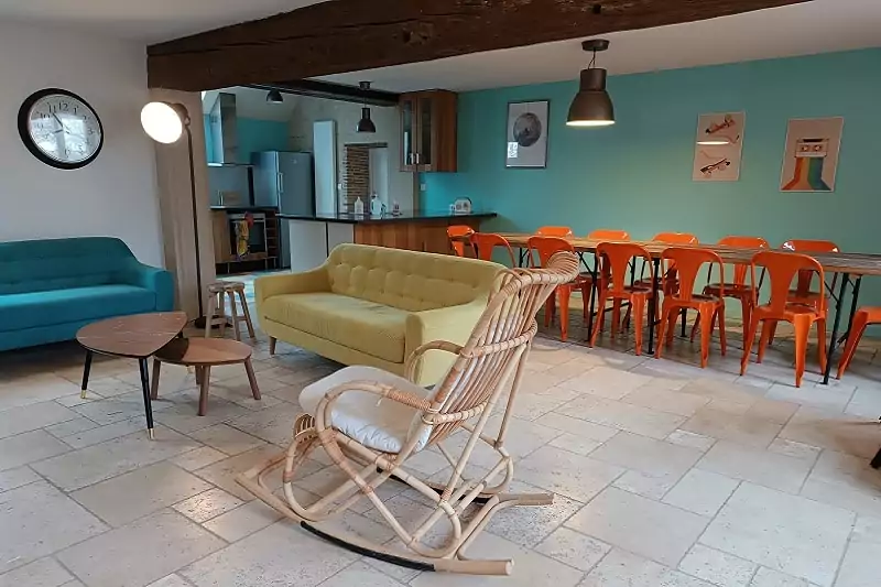 réunion de séminaire d'entreprise dans un salon relax