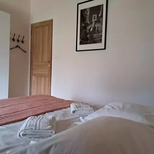 chambre parents du de Family Ecolodge Puisaye, ouvert toute l'année