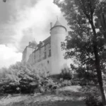 vue extérieure du château de Saint-brisson