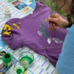 peinture végétale sur t-shirt