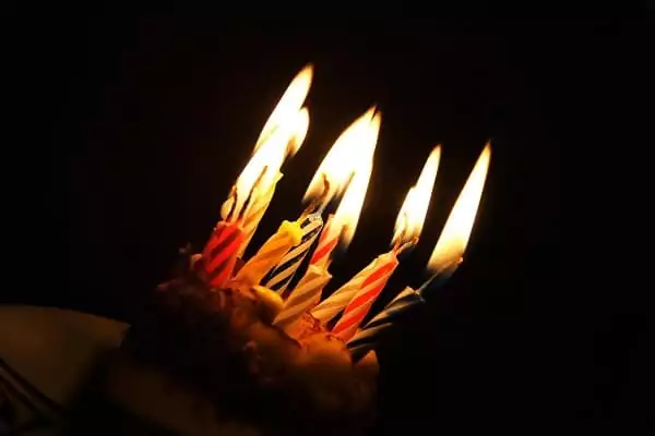un gâteau pour un repas d'anniversaire original
