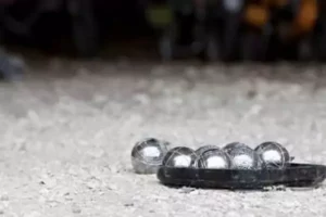 des boules de pétanques, pour jouer entre amis adultes, pendant un WE ou des vacances à Family Ecolodge Puisaye