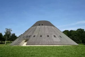La pyramide du Loup à Toucy
