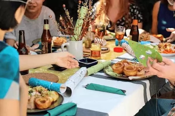 un repas type buffet froid, une idée pour un week-end amis petit prix : Nos bons plans à l'Ecolodge
