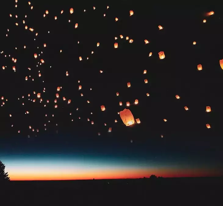 lancer de lucioles pendant les fêtes de Noël