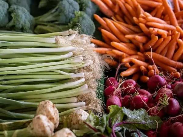 des légumes achetés sur le marché de Gien, au cours d'un week-end slow life : l'art de la déconnexion en famille