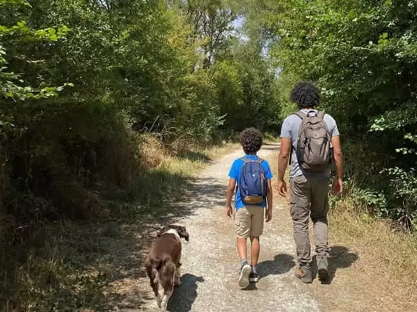 pendant des vacances en famille placées sous le signe du tourisme durable