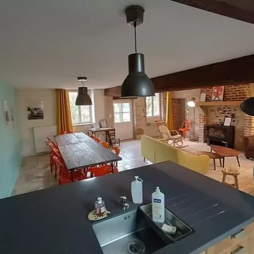 Cuisine équipée du gîte Le Logis pour séjour en autonomie