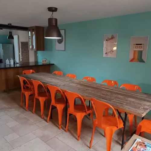 Salle à manger du gîte Le Logis pour repas en famille